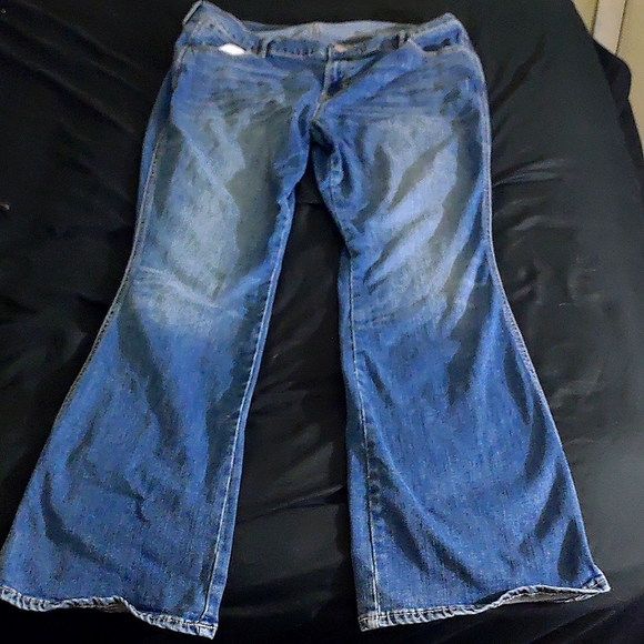 Old Navy Denim - Mid-rise denim bell-bottom jeans